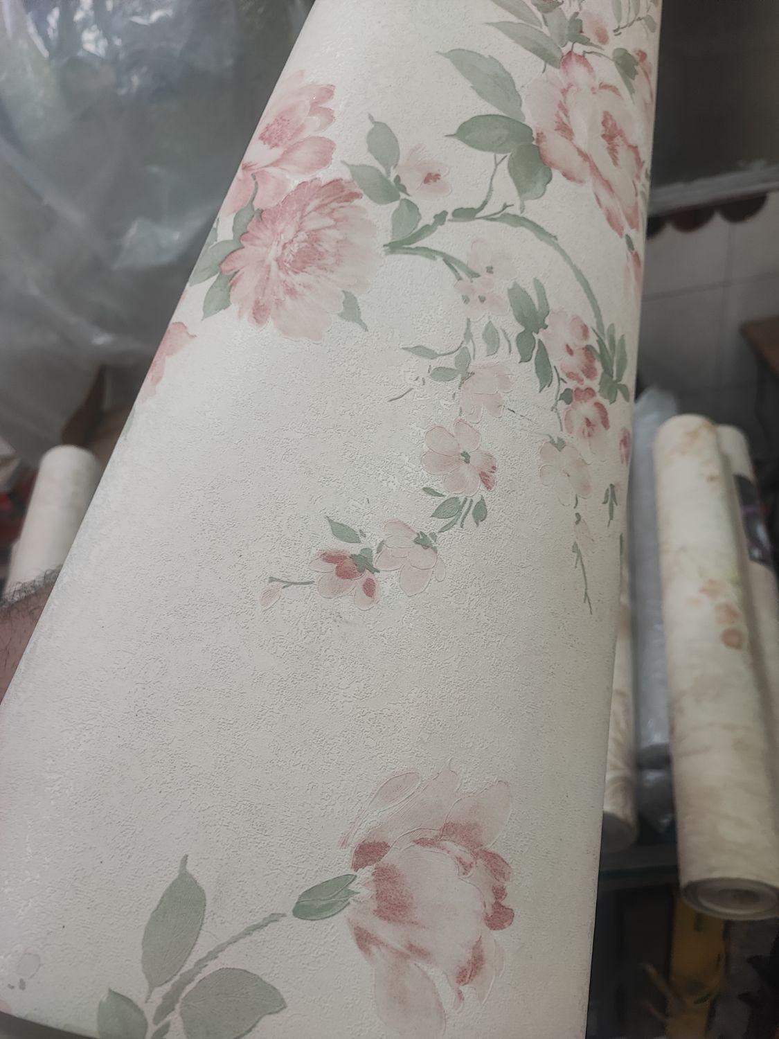 گل ابرنگی زمینه سفید کرم روشن کاغذ دیواری|مصالح و تجهیزات ساختمان|تهران, دهکده المپیک|دیوار