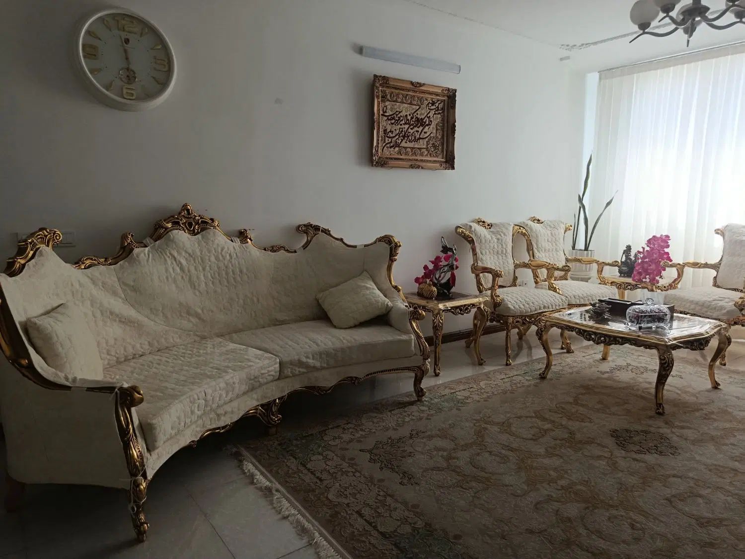مبلمان یازده نفره همراه با چهار عدد میز|مبلمان خانگی و میز عسلی|مشهد, ادیب نیشابوری (شهرک غرب)|دیوار