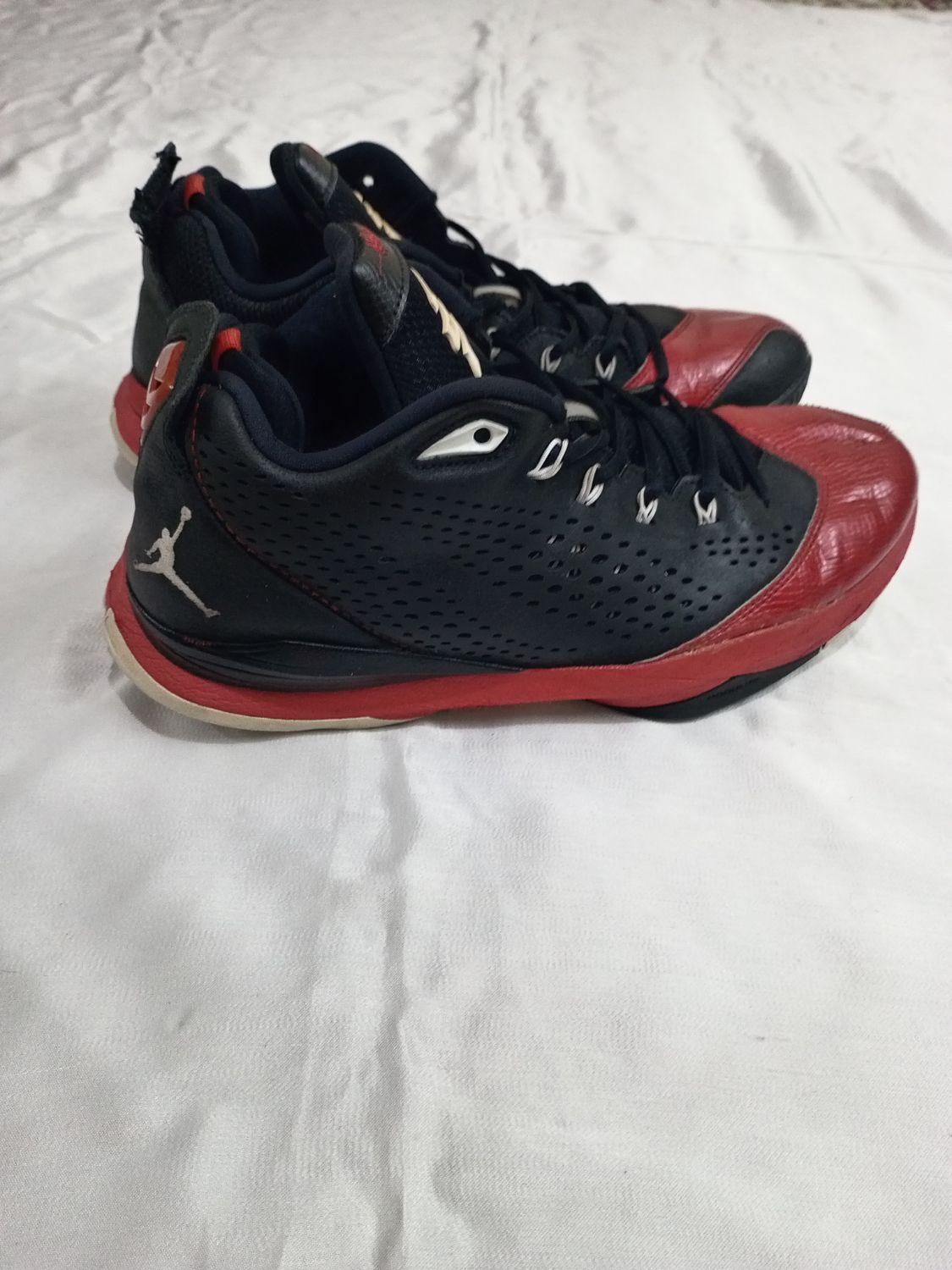 کفش بسکتبال Nike و jordan جردن اورجینال سایز 46 47|کیف، کفش، کمربند|تهران, پاسداران|دیوار