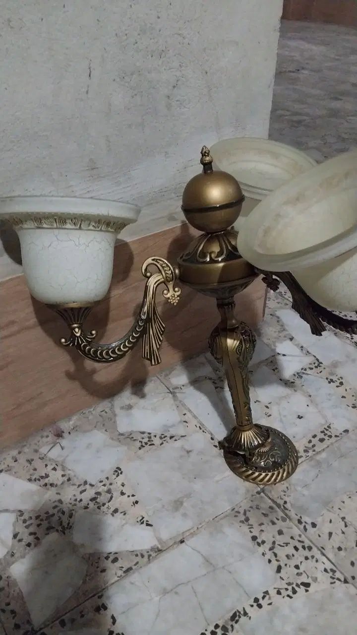 لوستر 3 شاخه|لوستر و چراغ آویز|رشت, سعدی (تختی)|دیوار