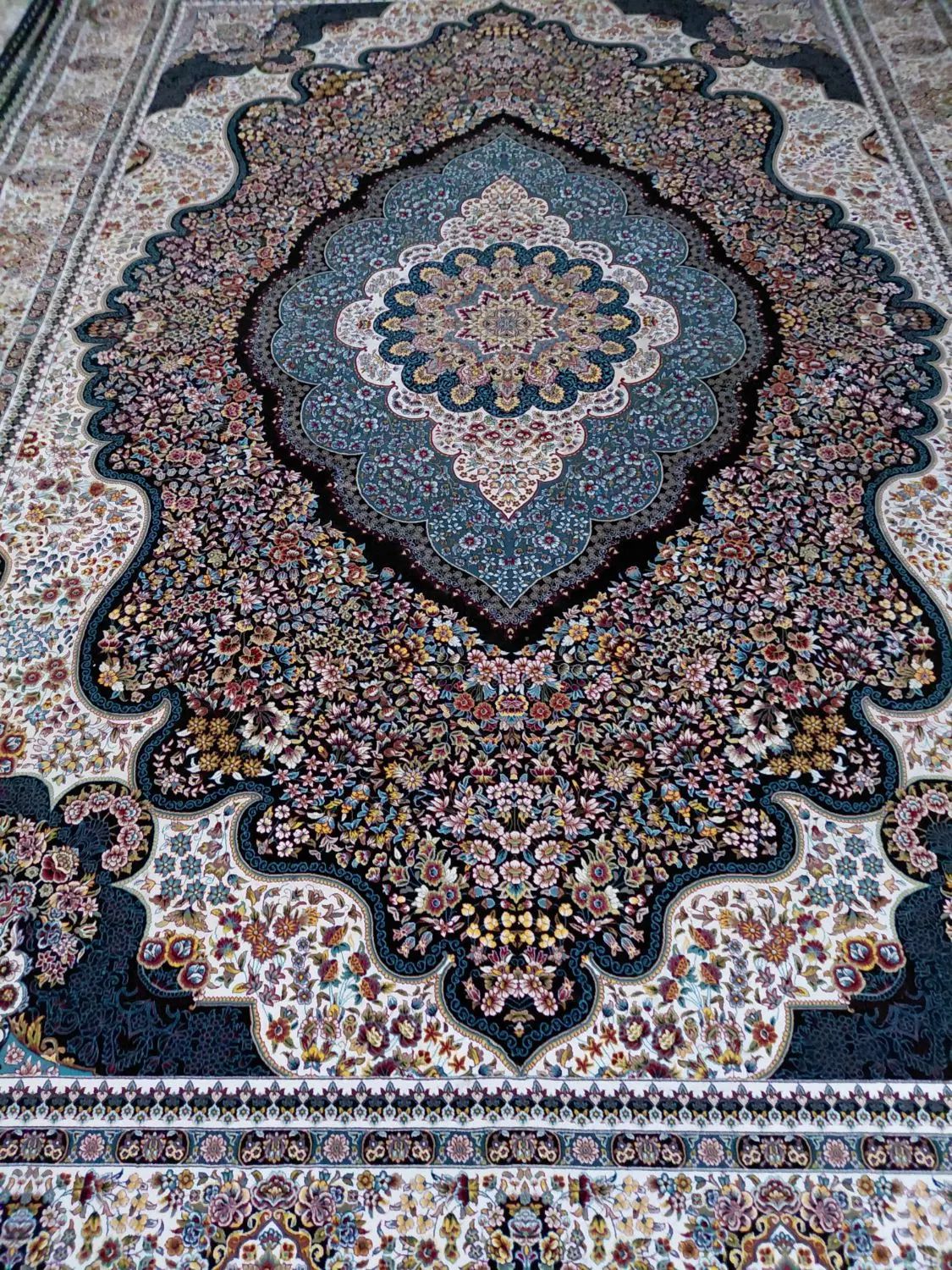 ۴تخته فرش ۹متری ۱۰۰۰شانه تراکم ۳۰۰۰ درحدنو|فرش|ورامین, خیر آباد|دیوار