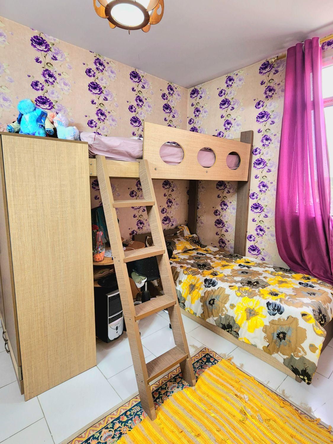 تخت دوطبقه جوان همراه میزآرایش،کمد و میزکامپیوتر|تخت و سرویس خواب|فردیس, فردیس|دیوار