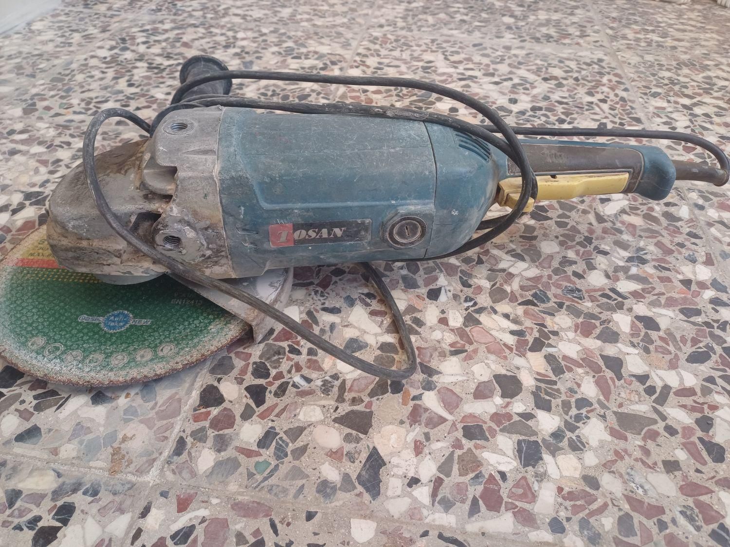 سنگ بزرگ توسن|ابزارآلات|مبارکه, |دیوار