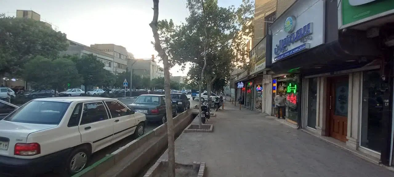 مغازه ۱۶ متری تجاری دائم  حاشیه بلوار ابوطالب|اجارهٔ مغازه و غرفه|مشهد, گلبرگ|دیوار