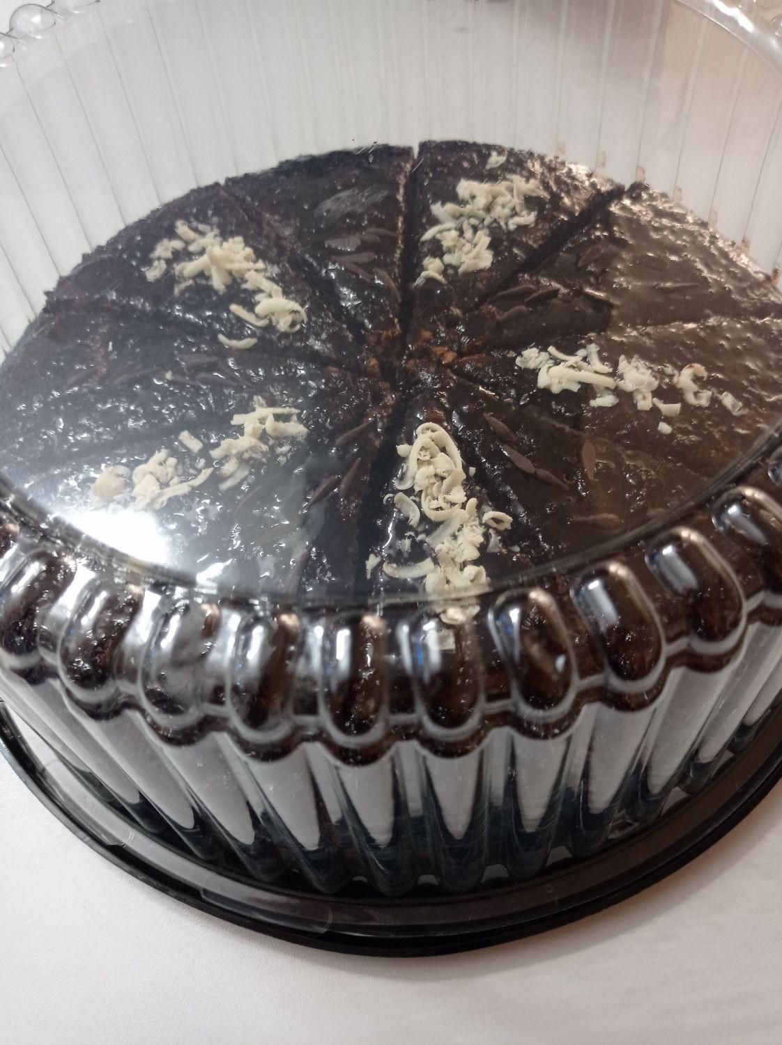 کیک خیس شکلاتی کیک خامه ی زعفرانی  انواع کیک خانگی|خوردنی و آشامیدنی|قم, سراجه (۱۵ خرداد)|دیوار