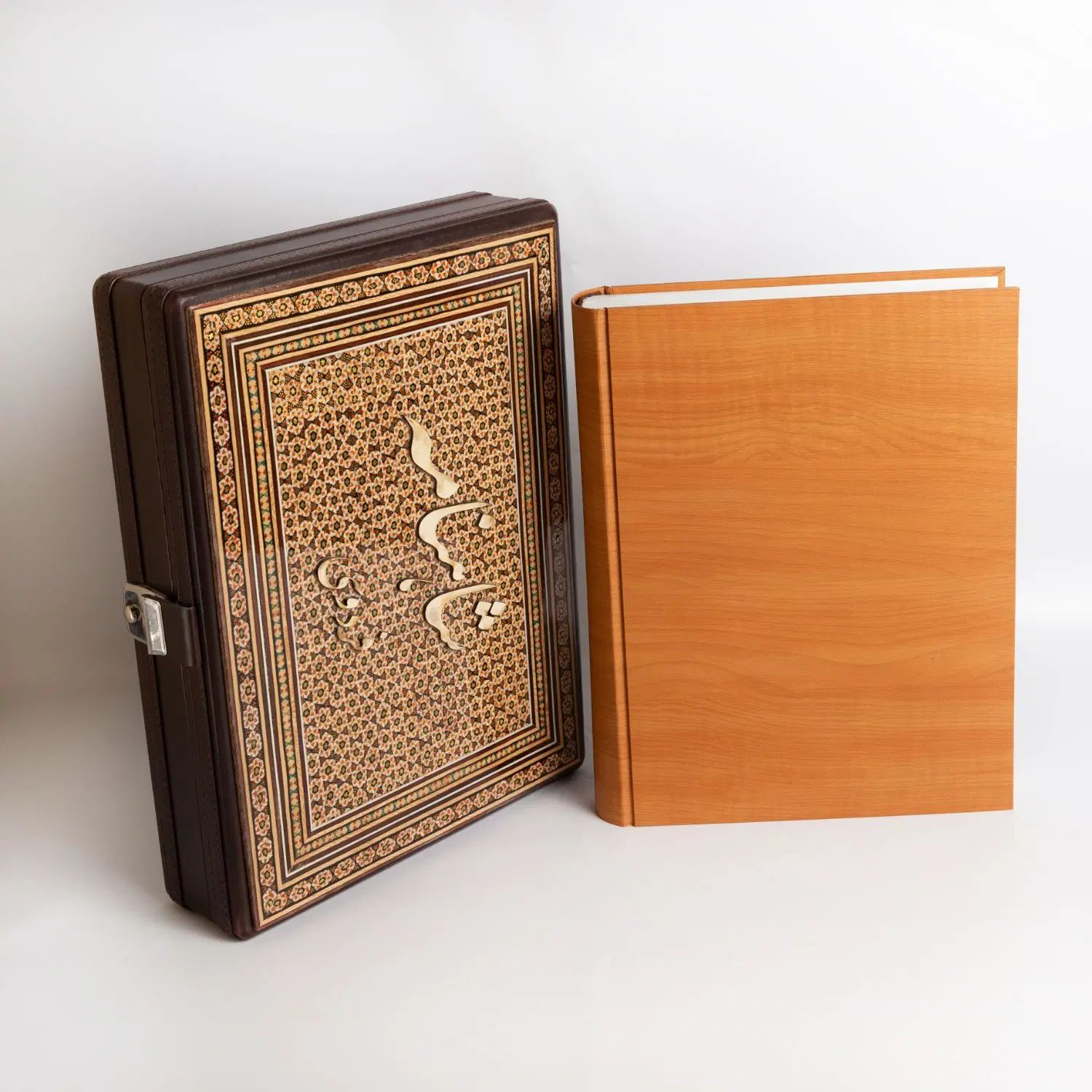 شاهنامه نفیس جلدوجعبه خاتم شده رحلی(کد۱/۱۲)فخررازی|کتاب و مجله ادبی|تهران, بهارستان|دیوار