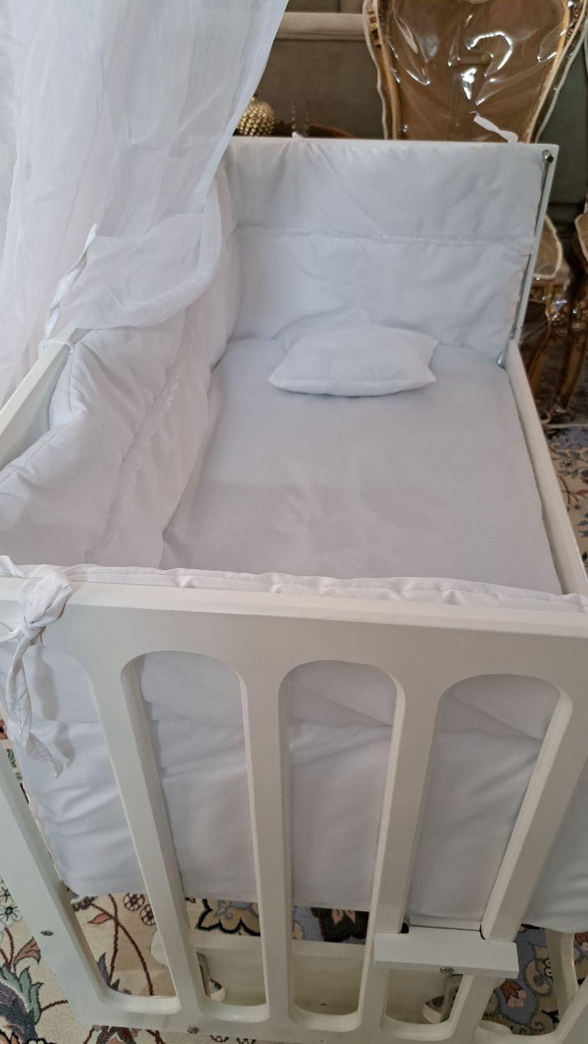 تخت کنار مادر گهواره دار|تخت و سرویس خواب|سراب, |دیوار