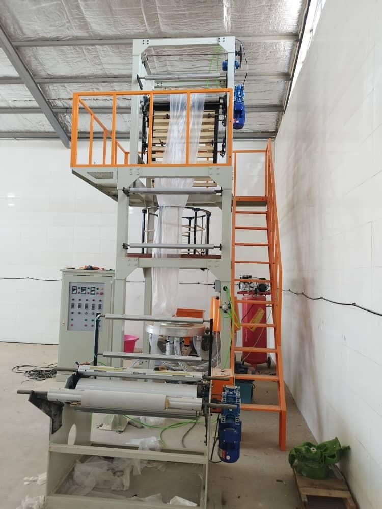 دستگاه تولیدکیسه زباله و فیریزر وسفره رولی شغلی نو|ماشین‌آلات صنعتی|شیراز, شهرک گلها|دیوار