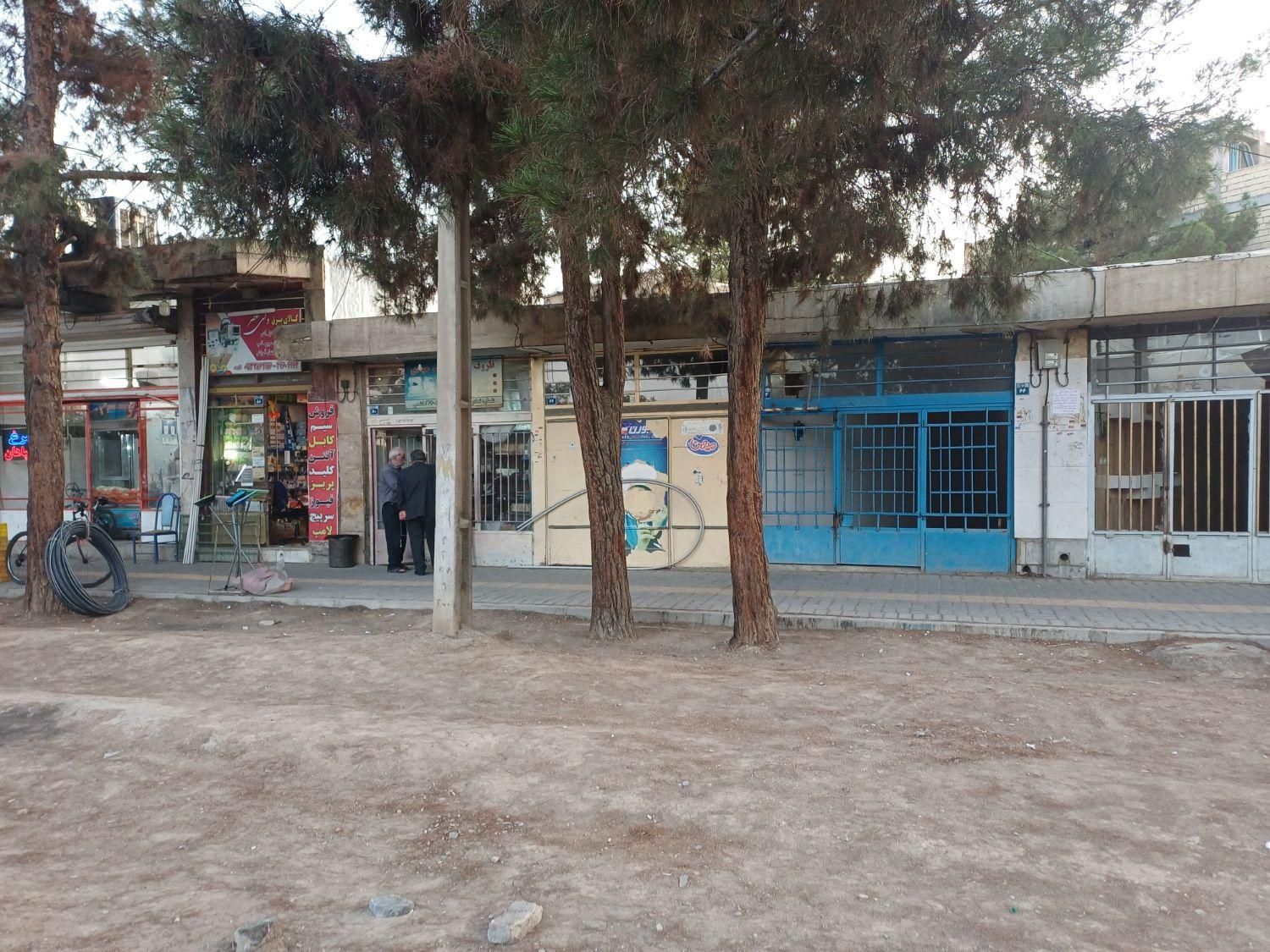 مغازه ۲۰متر ۳۰ متر اخر خیابان کاوه شهرک ولیعصر|اجارهٔ مغازه و غرفه|اصفهان, شهرک ولیعصر|دیوار