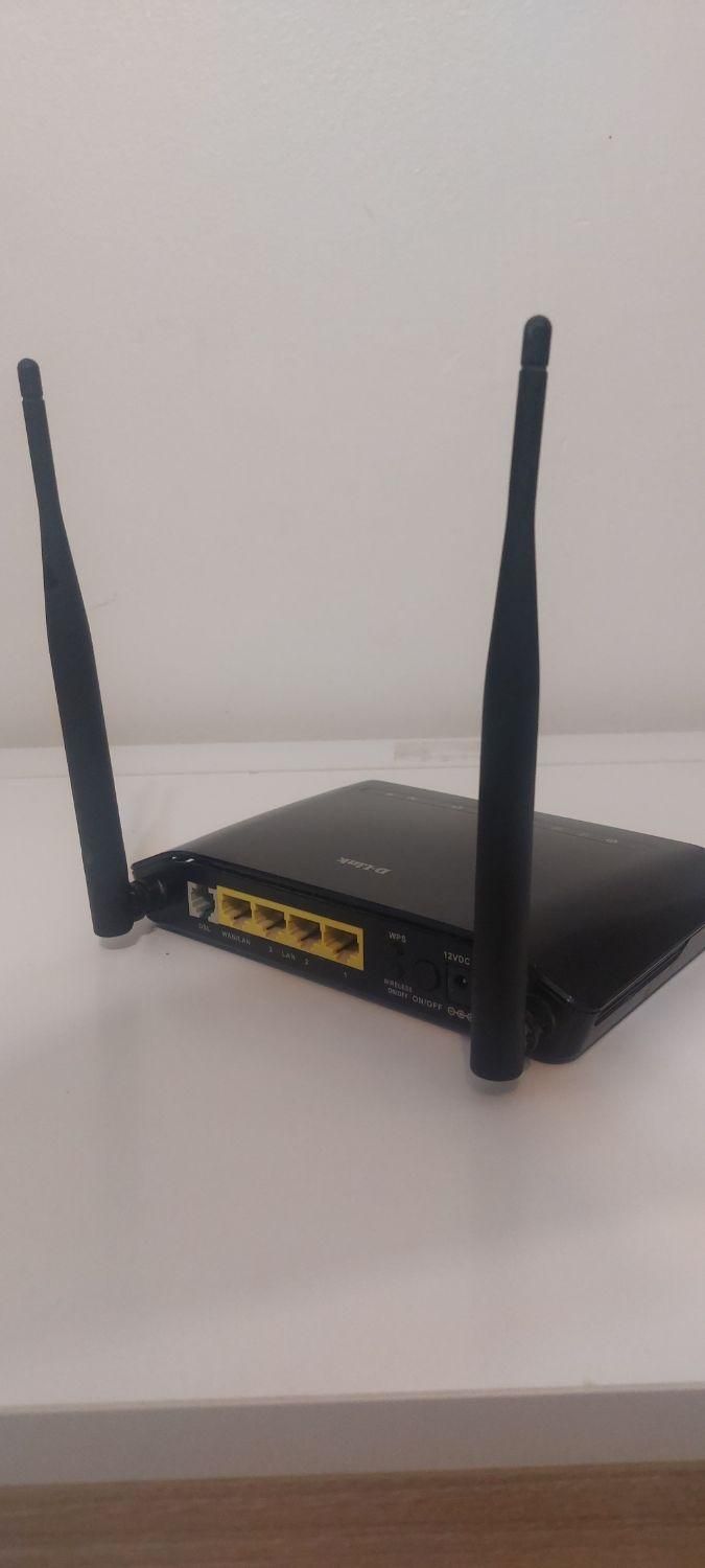 مودم Dlink -2740u بسیار تمیز|مودم و تجهیزات شبکه|خمینی‌شهر, |دیوار