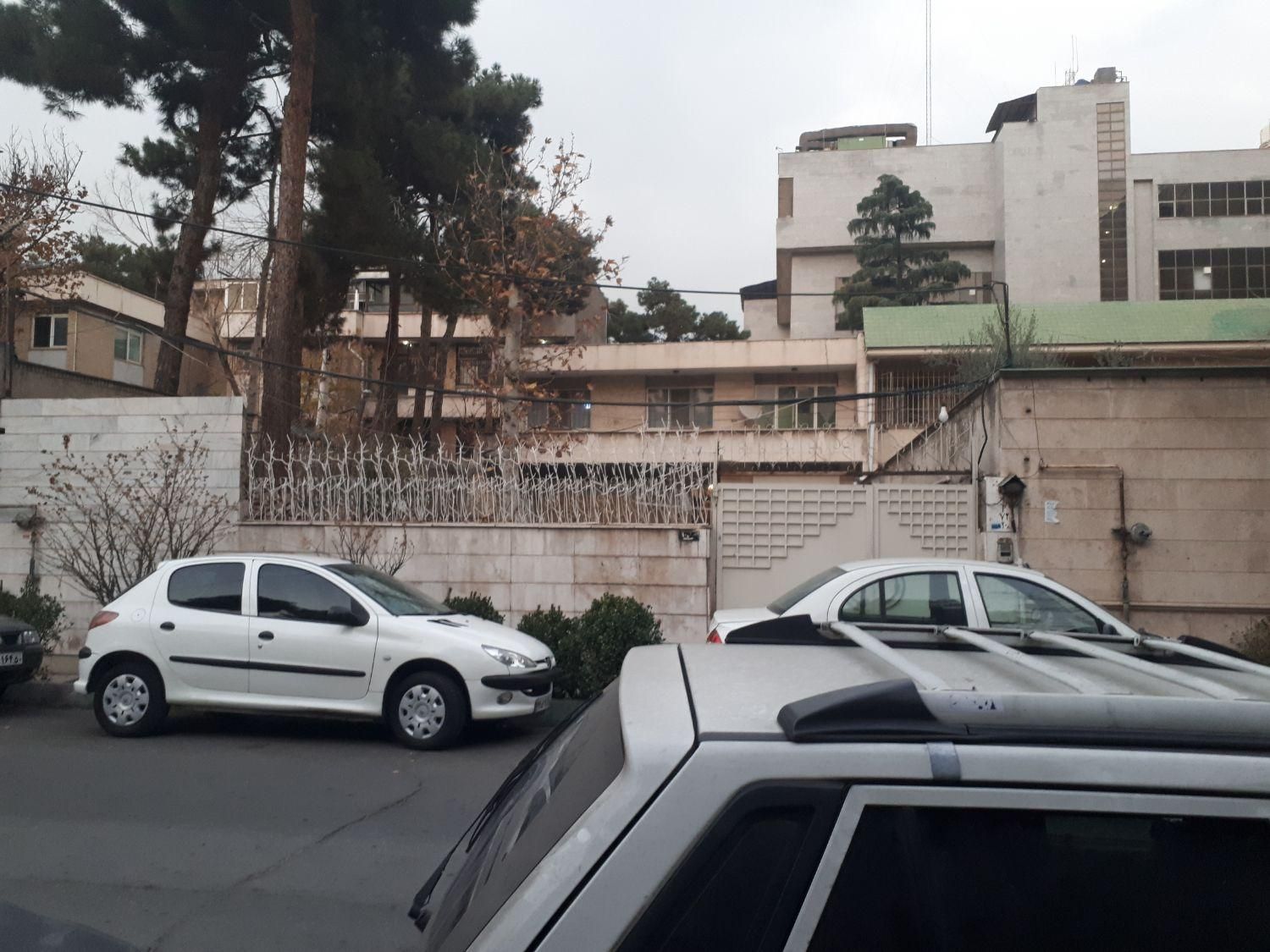 ۱۶۰ متر کلنگی بر ۸ با جوازساخت|فروش زمین و ملک کلنگی|تهران, آشتیانی|دیوار