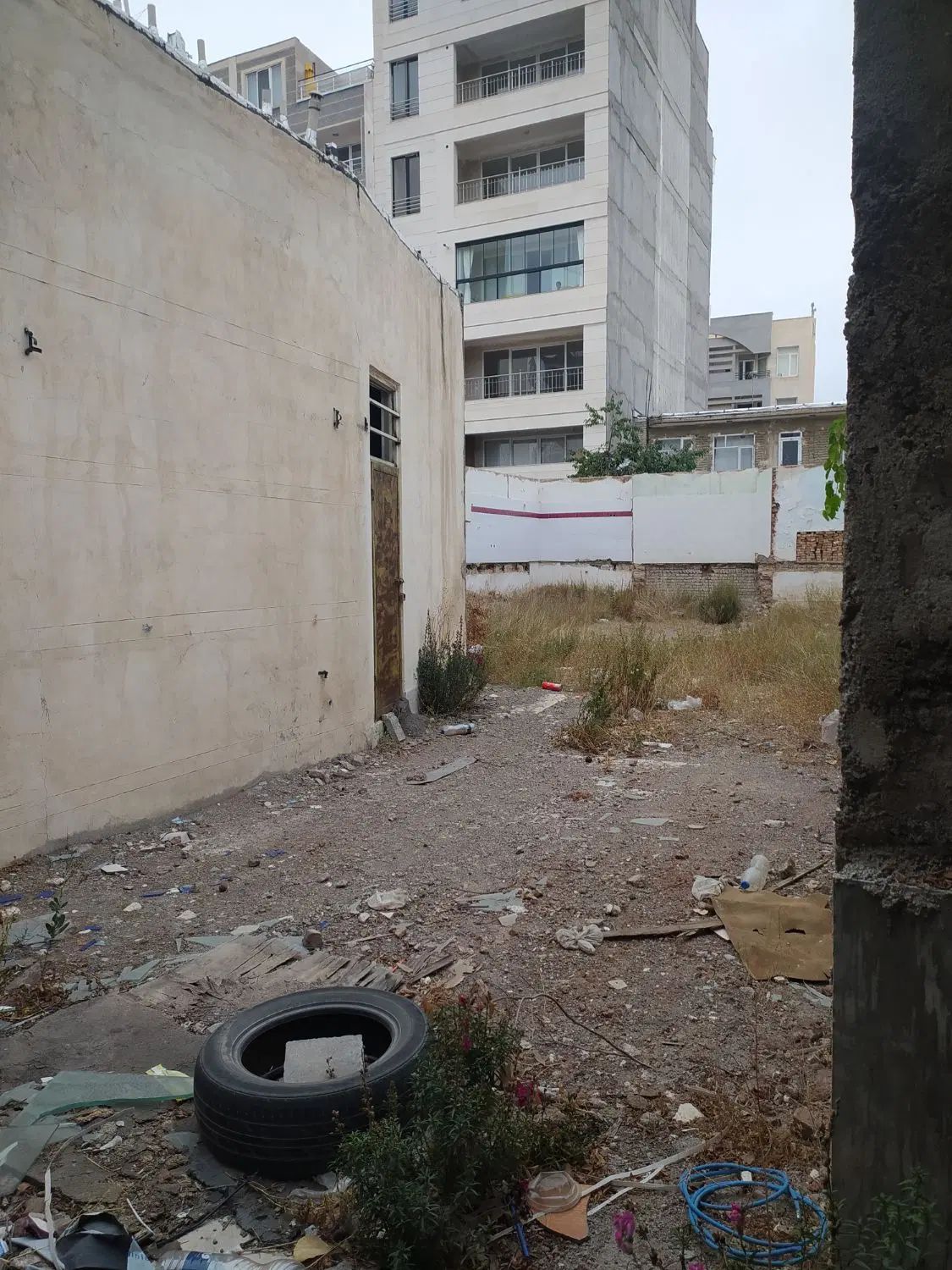 اجاره مغازه و حیاط یکجا ۲۵۰ متر معلم بر اصلی|اجارهٔ مغازه و غرفه|اردبیل, |دیوار
