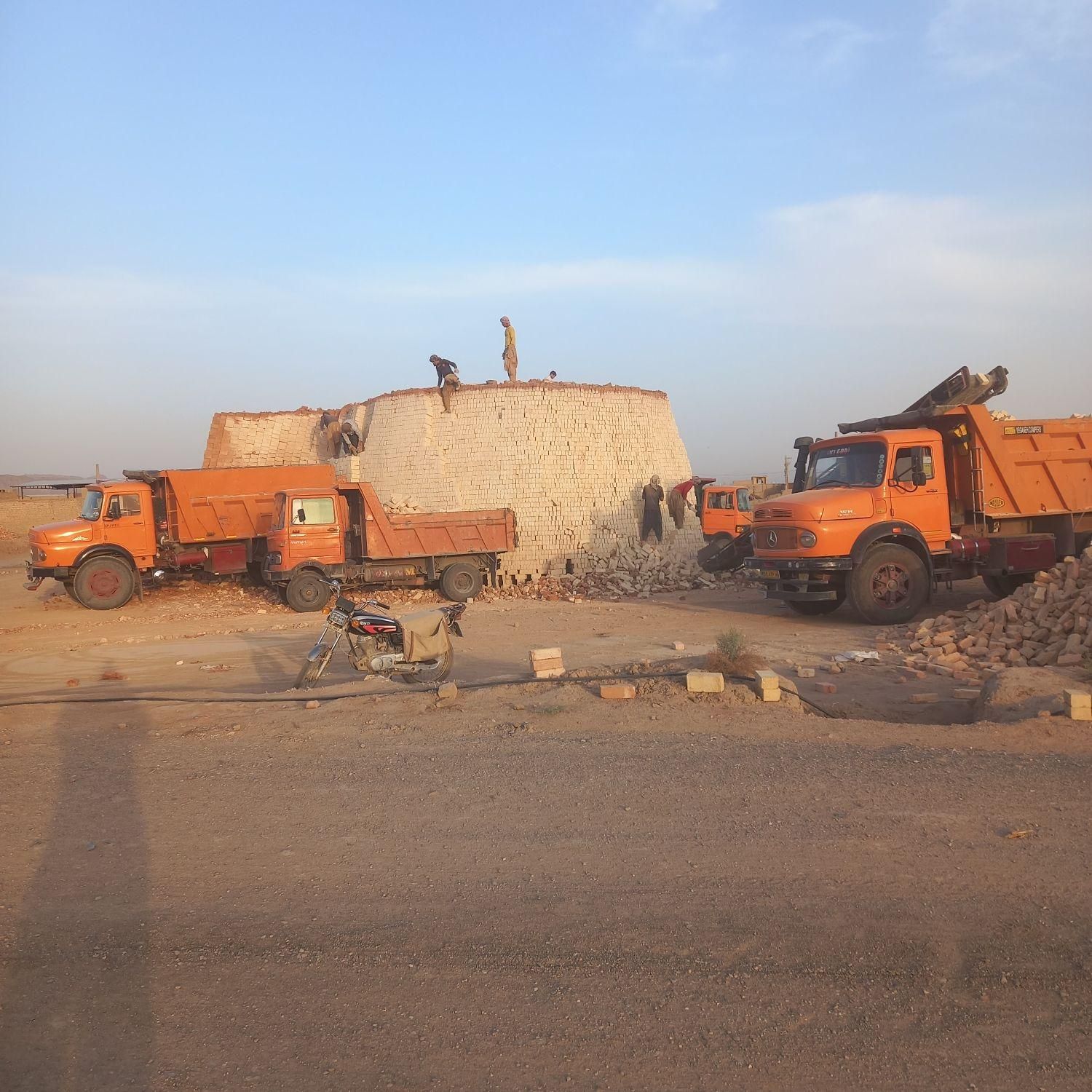 مصالح ساختمانی ماسه الغدیر پوکه آجر حمل نخاله خاک|مصالح و تجهیزات ساختمان|قم, هنرستان|دیوار