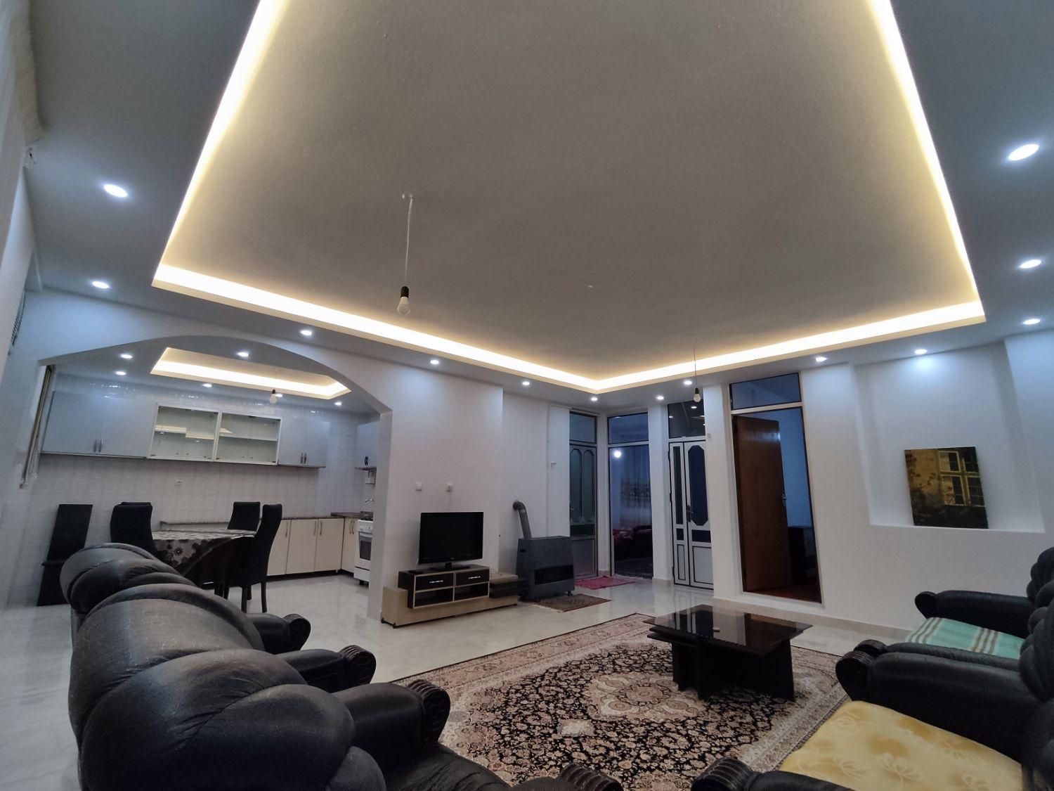 ۲خوابه۶تخت حیاط و بالکن دربست نزدیک بازارچه وساحل|اجارهٔ کوتاه‌مدت آپارتمان و سوئیت|آستارا, |دیوار