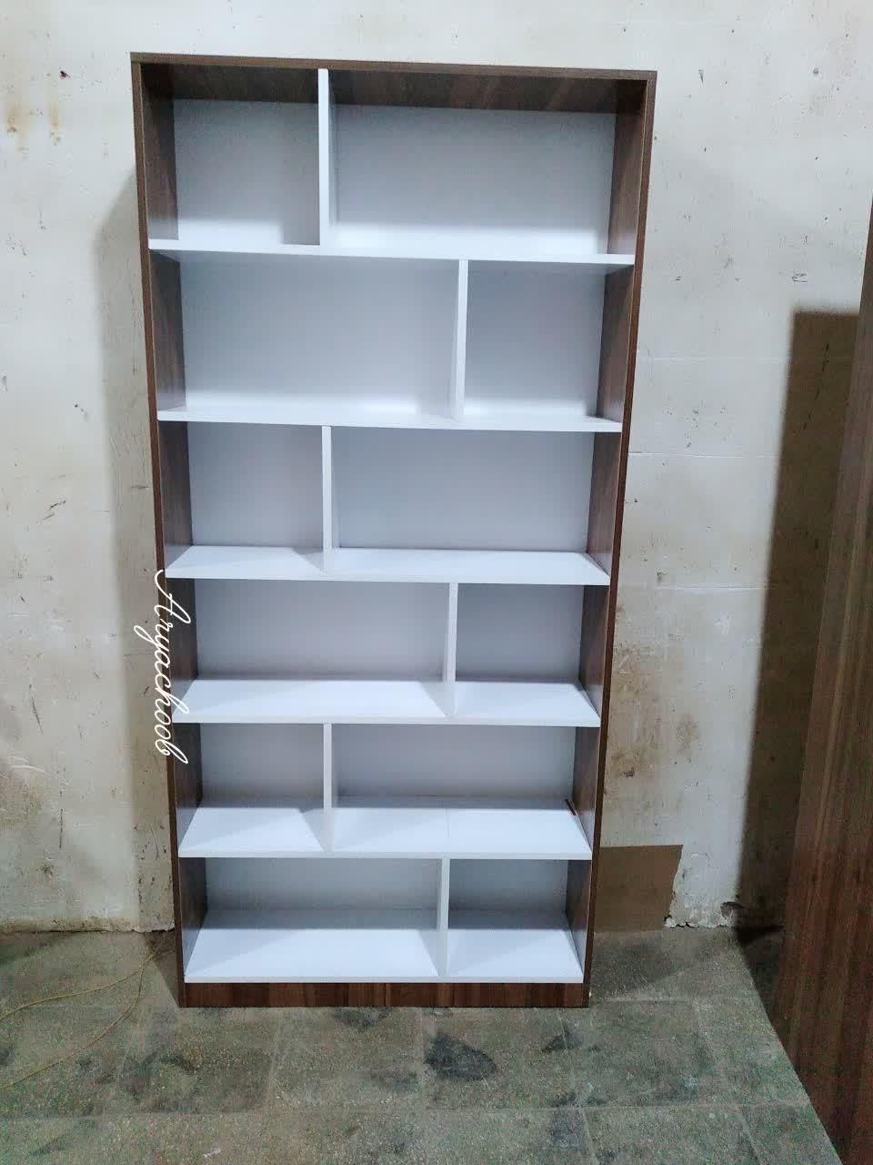 کد ۱۳۰۴|کتابخانه، شلف، قفسه‌های دیواری|قم, بیست متری ولیعصر|دیوار