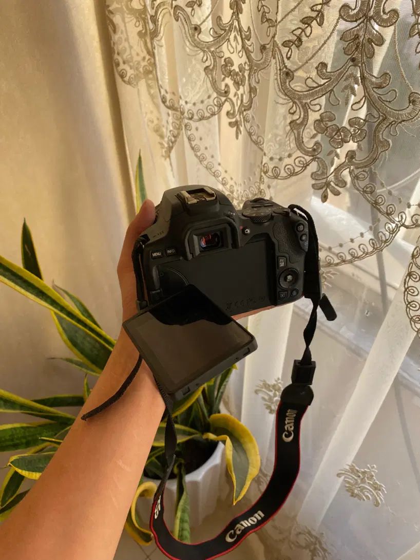 دوربین حرفه ای CANON EOS 250 D|دوربین عکاسی و فیلم‌برداری|تبریز, |دیوار