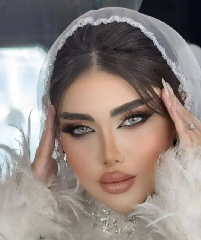 میکاپ و شنیون عروس وهمراهی ۵۰ درصد تخفیف|خدمات آرایشگری و زیبایی|مشهد, آزادشهر|دیوار