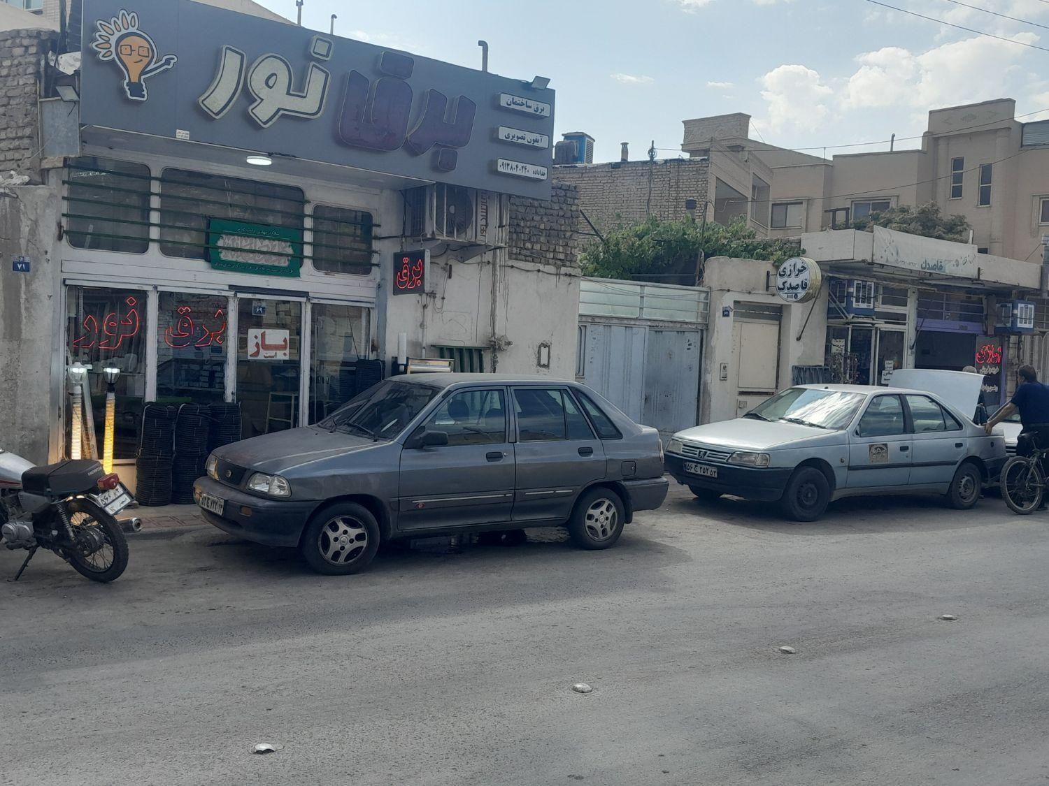 فروش منزل مسکونی با ۳ دهانه مغازه بر خیابان مهدیه|فروش خانه و ویلا|اصفهان, کردآباد|دیوار