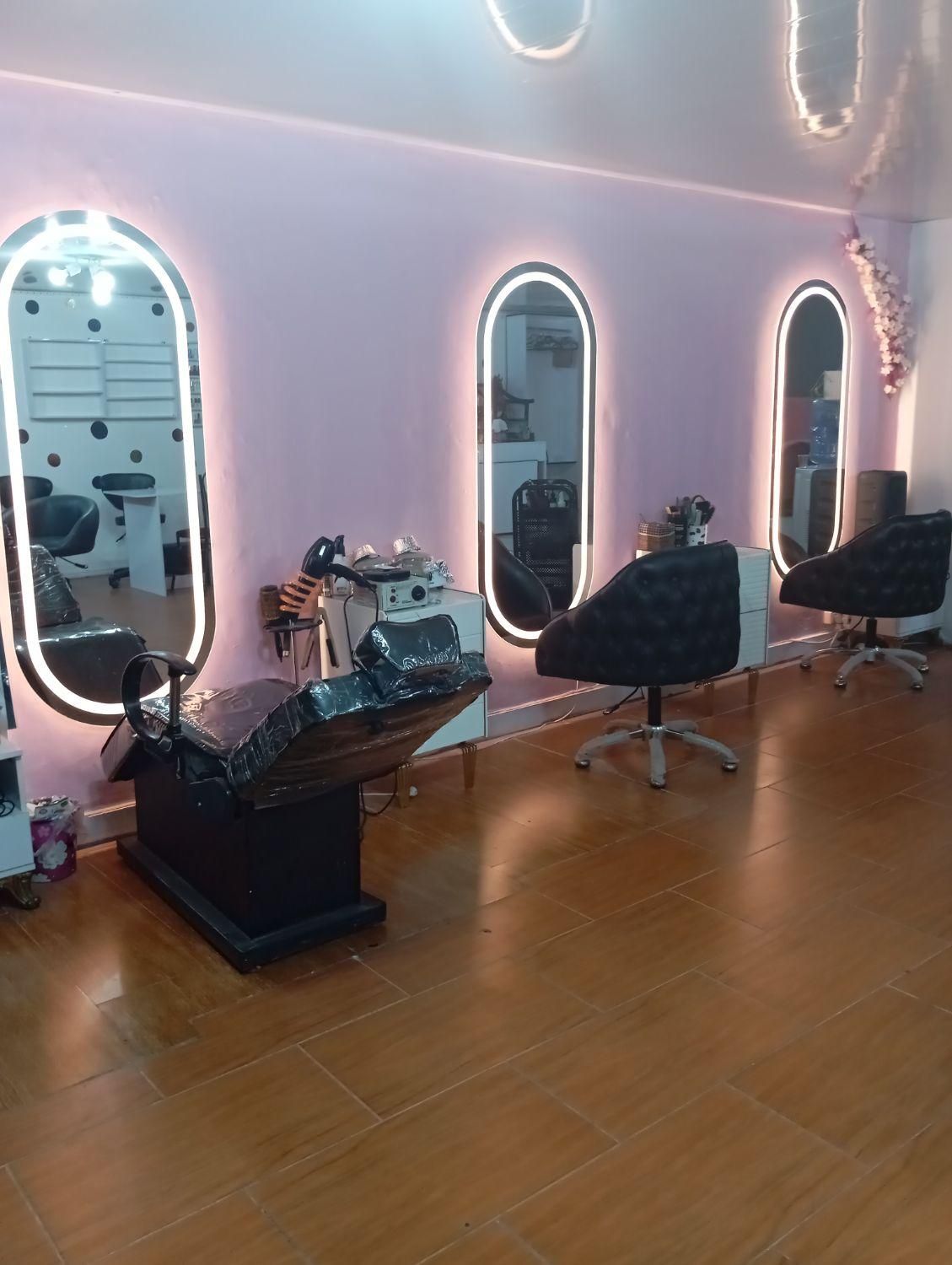 اجاره میزناخن وتخت مژه درسالن زیبایی|اجارهٔ مغازه و غرفه|بوشهر, |دیوار