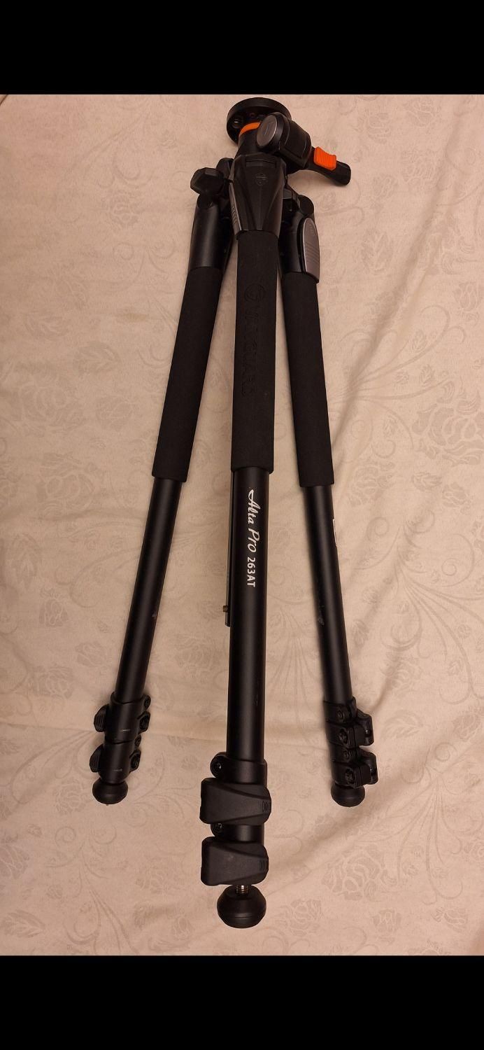 سه پایه عکاسی ونگارد و هد مانفروتو|دوربین عکاسی و فیلمبرداری|تهران, جنتآباد شمالی|دیوار