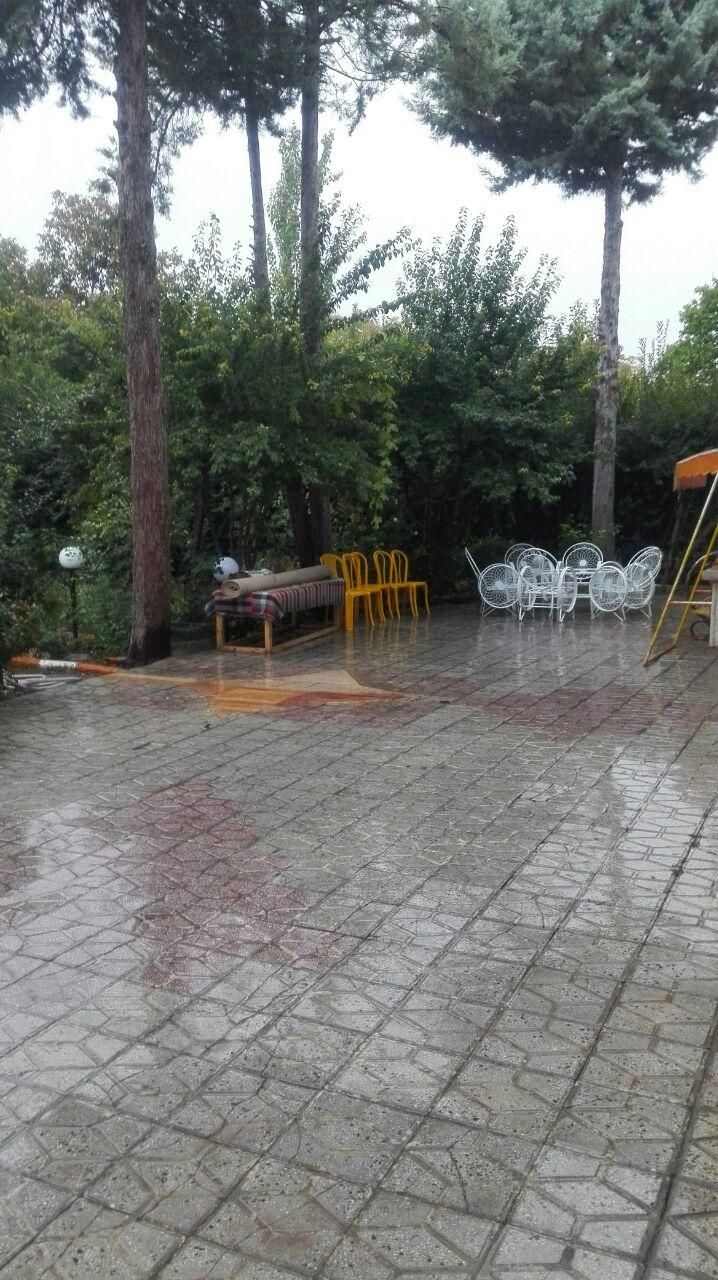 ویلا در گلدشت برای مسافرین|اجارهٔ کوتاهمدت ویلا و باغ|بروجرد, |دیوار