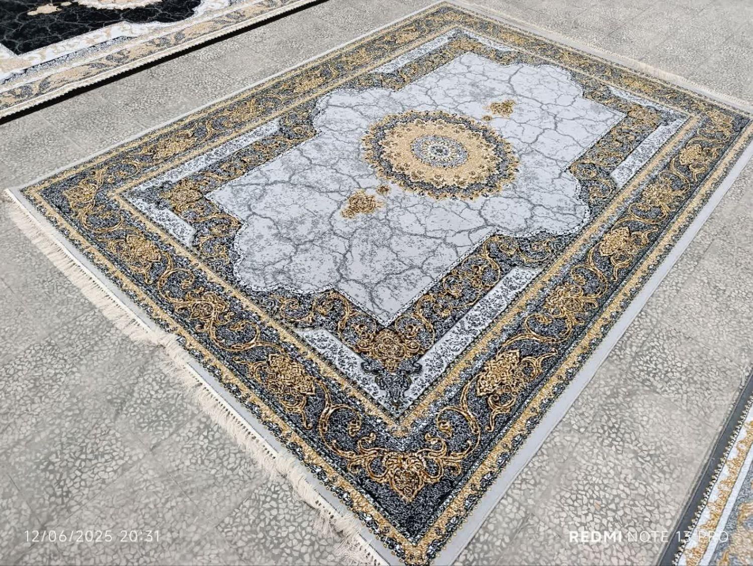 فرش نمایندگی ۱۵۰۰ شانه ۱۲متری نو آکبند ۴/۳۰۰|فرش|اصفهان, گرکان|دیوار