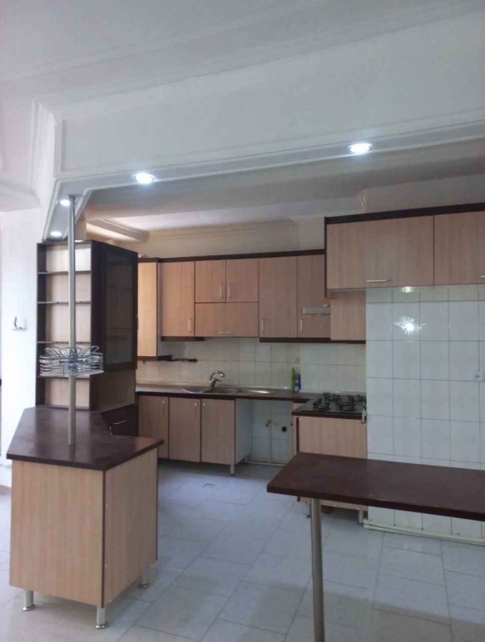 کابینتmdf به همراه گاز وهود|آب‌چکان و نظم‌دهنده ظروف|دلیجان, |دیوار