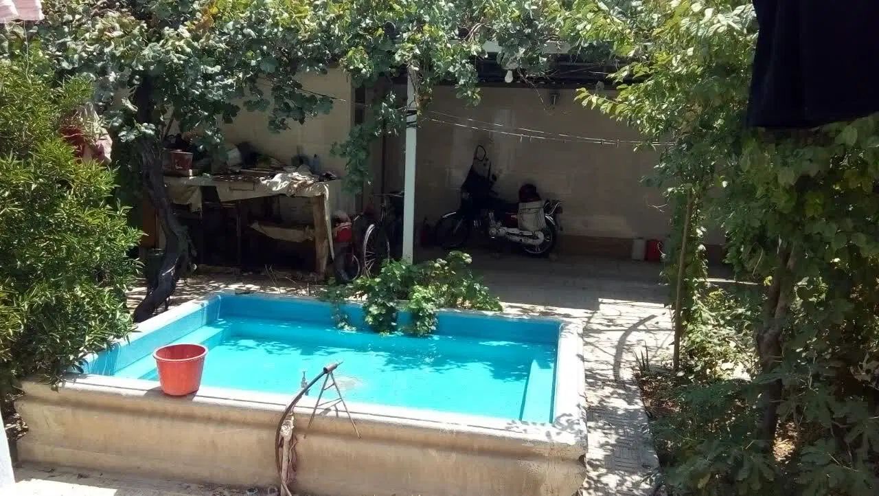 تعویض خانه ویلایی با نوساز نجف‌آباد یا اصفهان|فروش خانه و ویلا|نجف‌آباد, شهدای غربی|دیوار