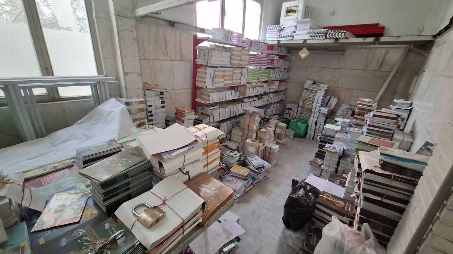 فروش یکجای ۹۰۰۰ جلد کتاب مناسب برای پخش کتاب|کتاب و مجله آموزشی|ری, سرتخت|دیوار