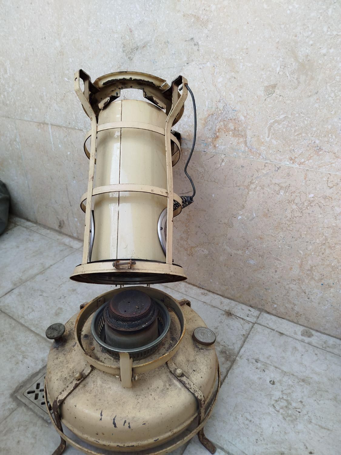 چراغ علاالدین|کلکسیون اشیاء عتیقه|ری, دولت‌آباد|دیوار