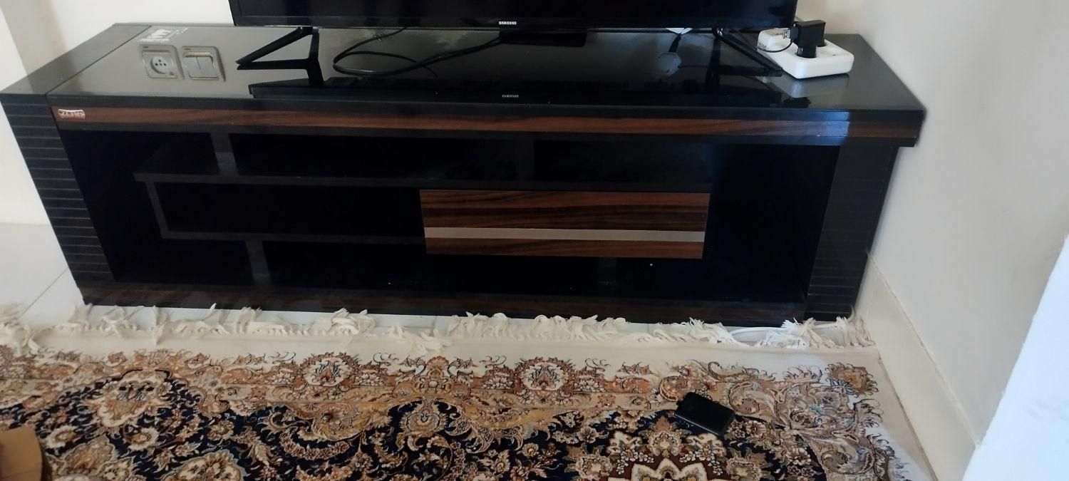 میز تلویزیون|میز تلویزیون|صدرا-فارس, فاز ۱|دیوار