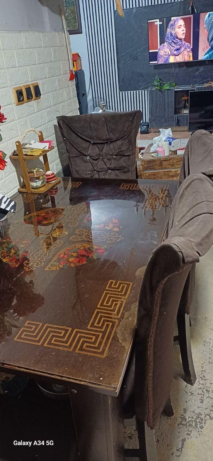 مبل  تخت خواب شو ۷ نفره و میز نهارخوری|میز و صندلی غذاخوری|رشت, حمیدیان|دیوار