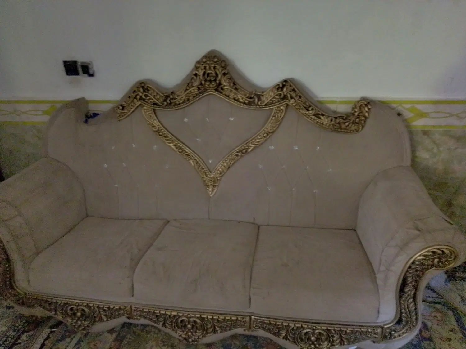 مبل هفت نفر   سالم   هست|مبلمان خانگی و میز عسلی|مشهد, موعود|دیوار