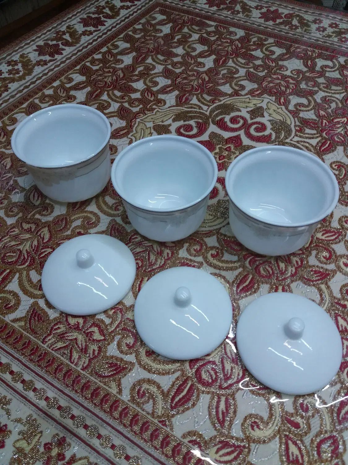 سه عدد قندان خارجی|ظروف سرو و پذیرایی|اصفهان, ارغوانیه|دیوار