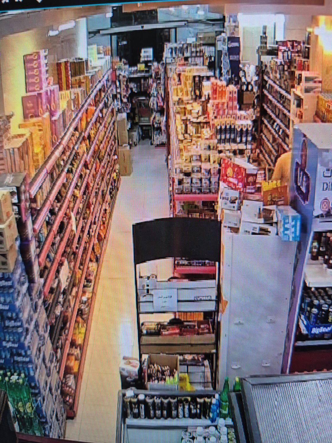 استخدام نیروی فروشگاهی آقا و خانم هایپر ائل مارکت|استخدام خدمات فروشگاه و رستوران|کرج, شهرک فهمیده|دیوار