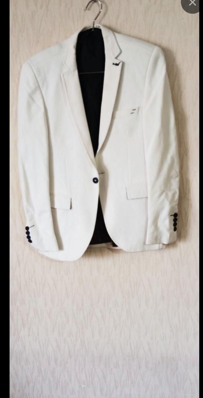 چند دست لباس سایز لارج|لباس|اندیشه, اندیشه فاز ۱|دیوار