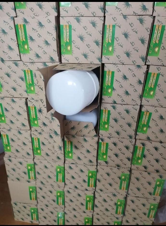 لامپ اصلی ال ای دی شرکتی یکسال گارانتی معتبربخرید|لامپ و چراغ|اصفهان, احمدآباد|دیوار