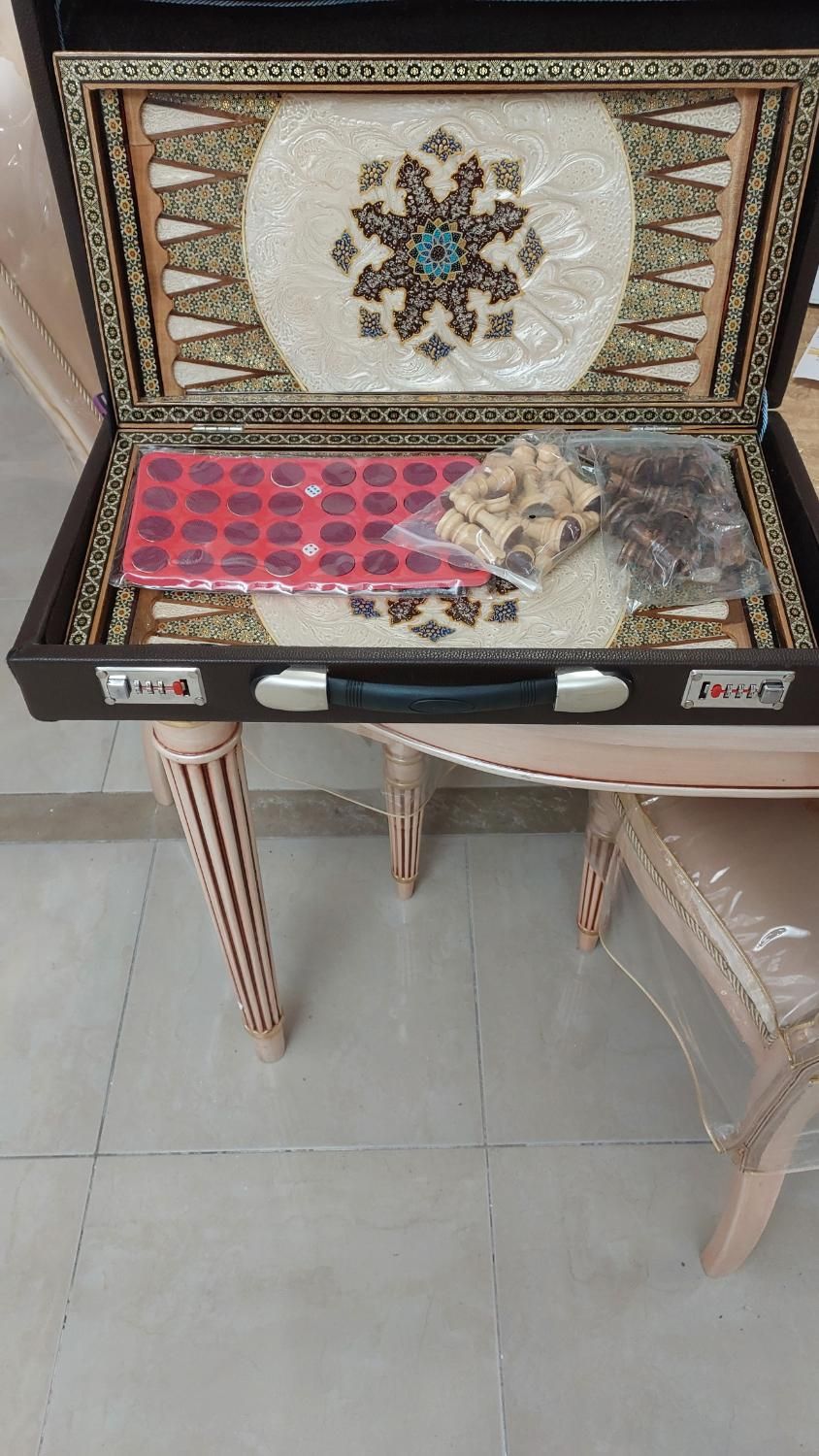 فروش یکعدد تخته نرد/شطرنج صنایع دستی(معرق/خاتم)|کلکسیون و سرگرمی|کرج, برغان|دیوار