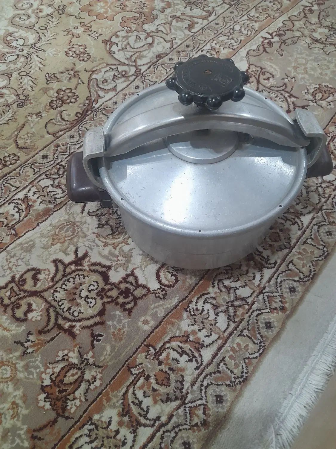 زودپز|ظروف پخت‌وپز|رشت, معلولین|دیوار