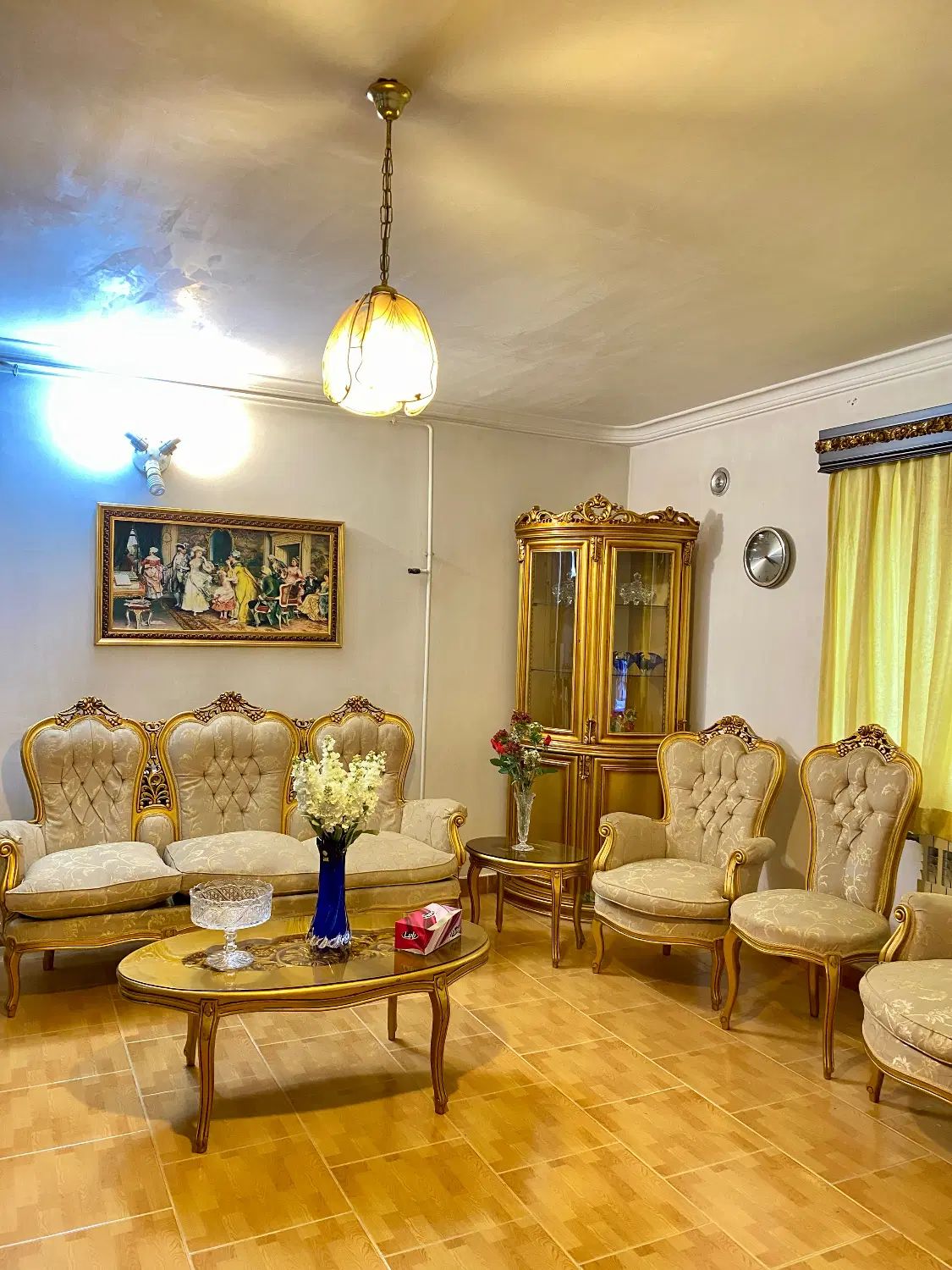 مبلمان سلطنتی  شیک ۱۱ نفره با جلومبلی و عسلی|مبلمان خانگی و میز عسلی|رشت, گلسار|دیوار