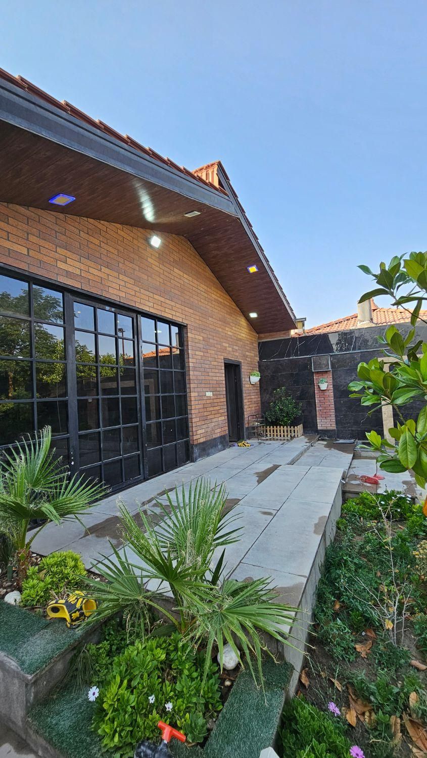 اجاره روزانه ویلا استخر سرپوشیده تمیز و شیک|اجارهٔ کوتاهمدت ویلا و باغ|اصفهان, سرشبادران|دیوار