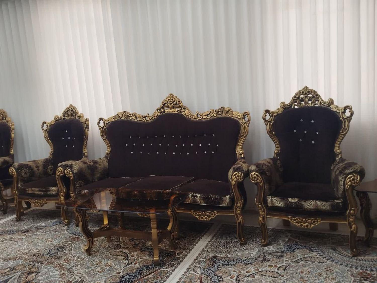 مبل سلطنتی  وشیک نه نفره|مبلمان خانگی و میز عسلی|قم, نیروگاه|دیوار