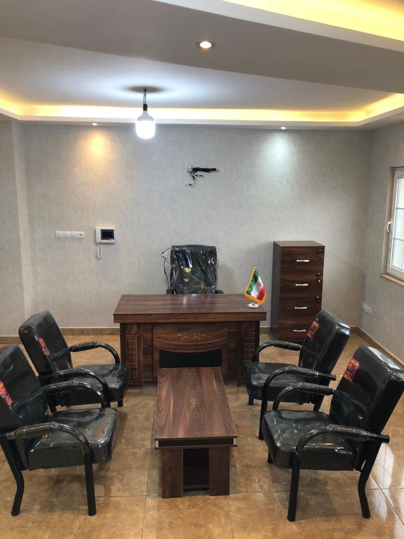 میز اراد صندلی /انتظار  اداری|دفتر کار|رشت, پیرکلاچای|دیوار