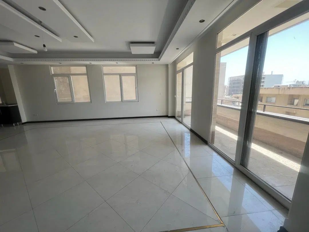 ۱۳۰ متر شهرک غرب/استخر / لابی / نور از ۳ طرف|اجارهٔ آپارتمان|تهران, درختی|دیوار