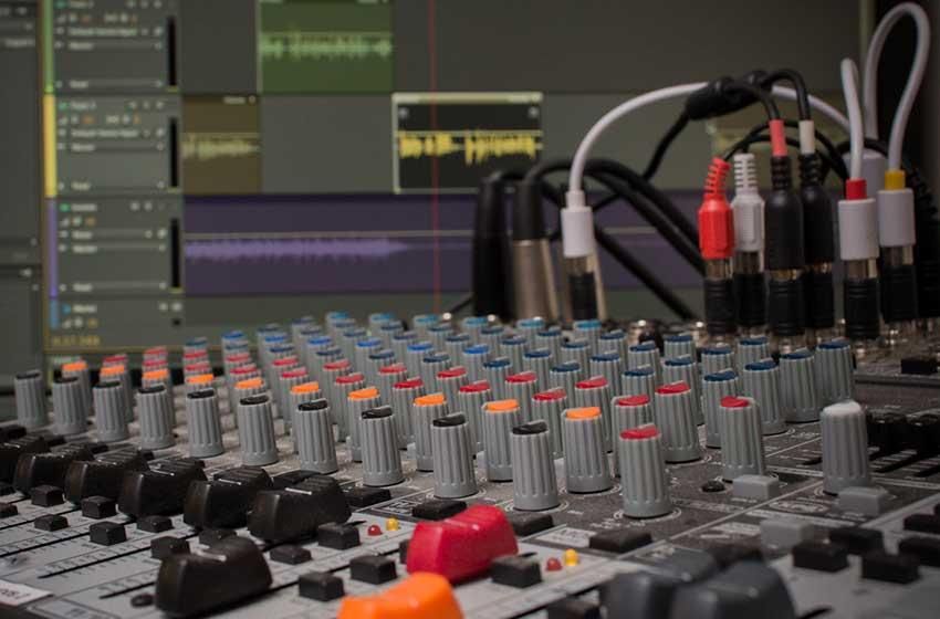 تعمیرات انواع میکسر های صوتی وتصویری|خدمات پیشه و مهارت|ری, ولی آباد|دیوار