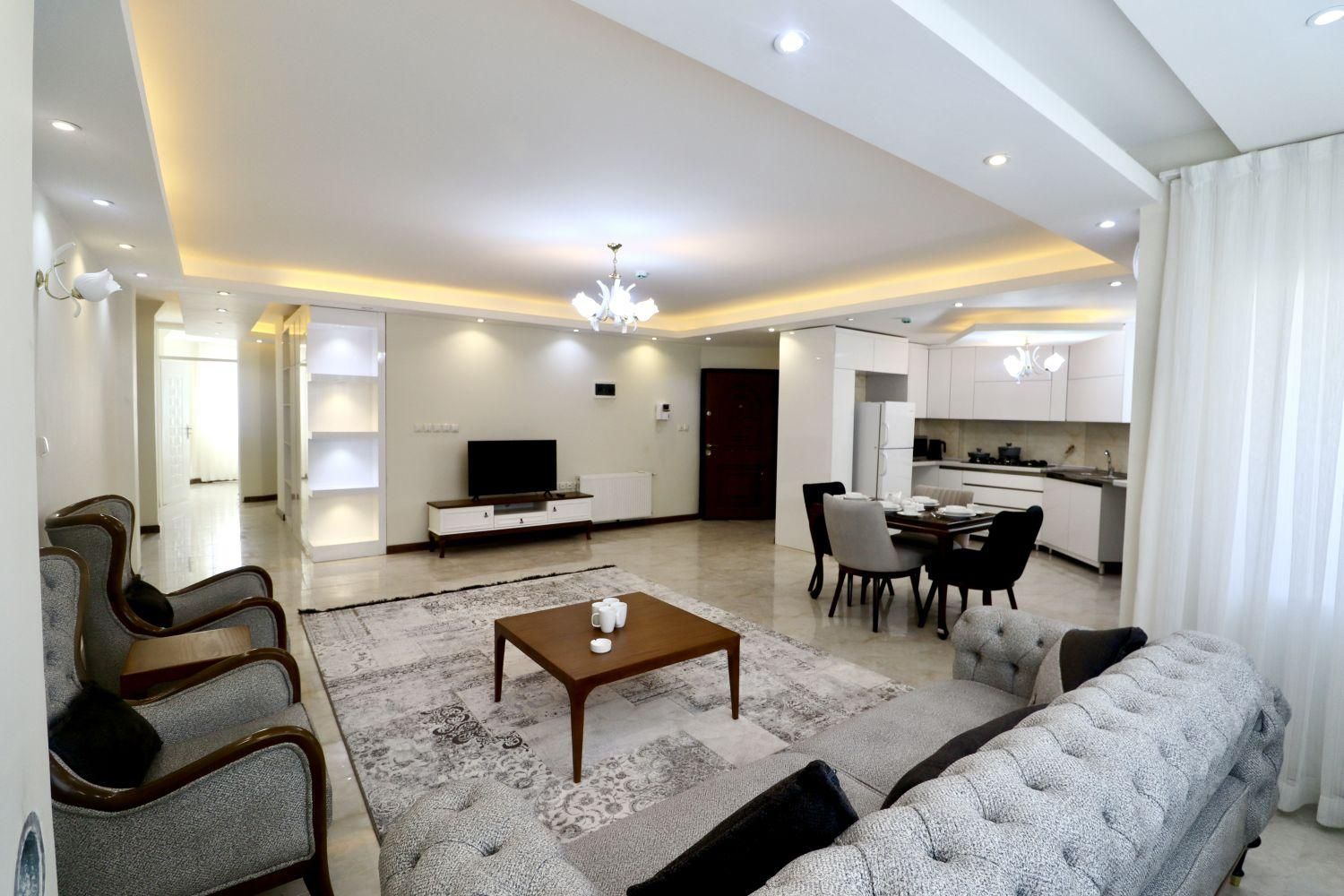 واحد مبله نزدیک مراکز گردشگری جمهوری|اجارهٔ کوتاهمدت آپارتمان و سوئیت|شیراز, باغ تخت|دیوار