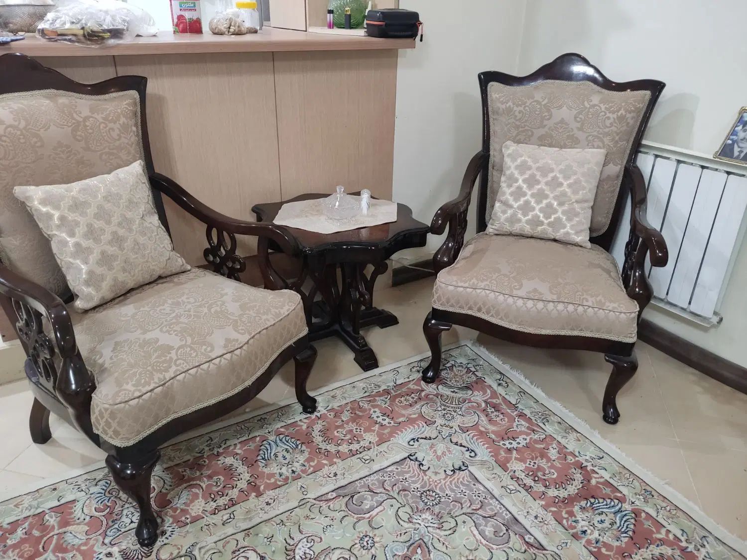 سرویس مبل کلاسیک چوب|مبلمان خانگی و میز عسلی|کرج, شهرک جهان‌نما|دیوار
