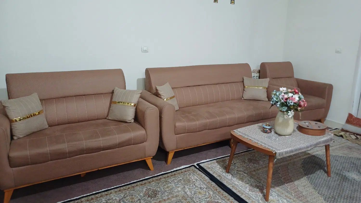مبلمان ۷ نفره و تخت دونفره|مبلمان خانگی و میز عسلی|تهران, طیب|دیوار