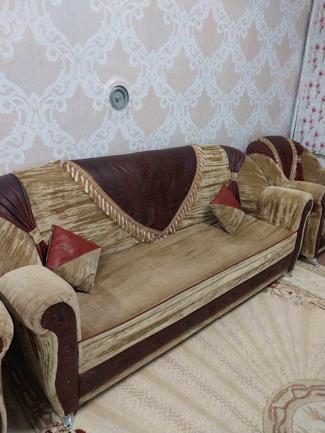 مبلمان راحتی صحیح سالم کار کرده|مبلمان خانگی و میز عسلی|خوی, |دیوار