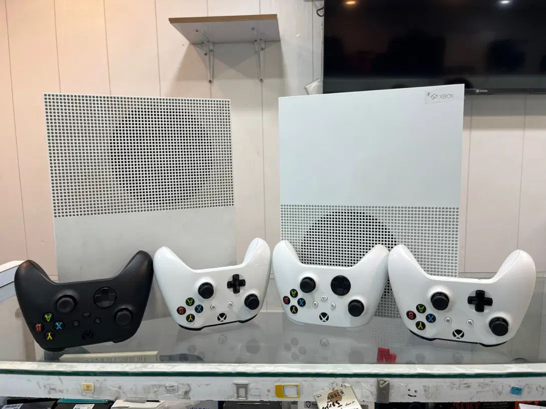 Xbox One Sظرفیت 1 ترابایت سالم و آماده بازی|کنسول، بازی ویدئویی و آنلاین|کرج, کوی امامیه|دیوار
